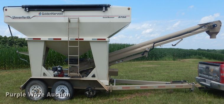 image for item HM9684 Unverferth Seed Runner 3750 seed tender