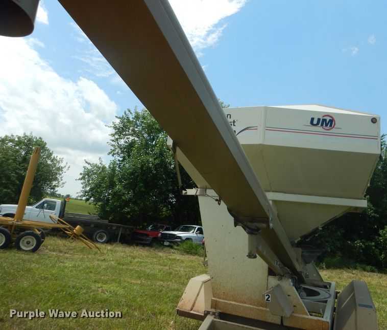 image for item HM9684 Unverferth Seed Runner 3750 seed tender