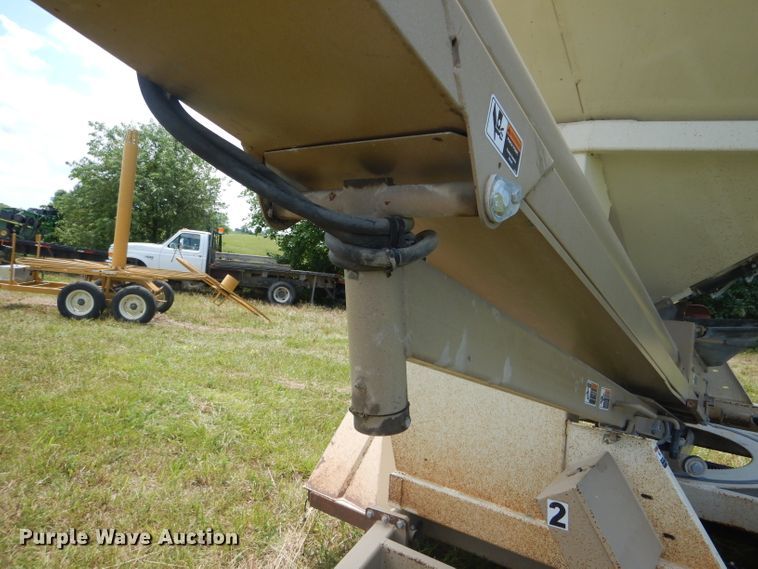 image for item HM9684 Unverferth Seed Runner 3750 seed tender