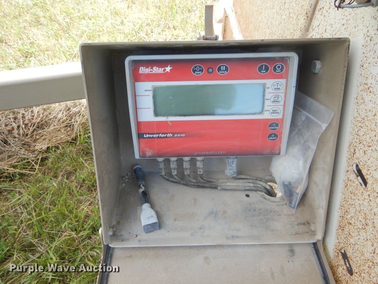 image for item HM9684 Unverferth Seed Runner 3750 seed tender