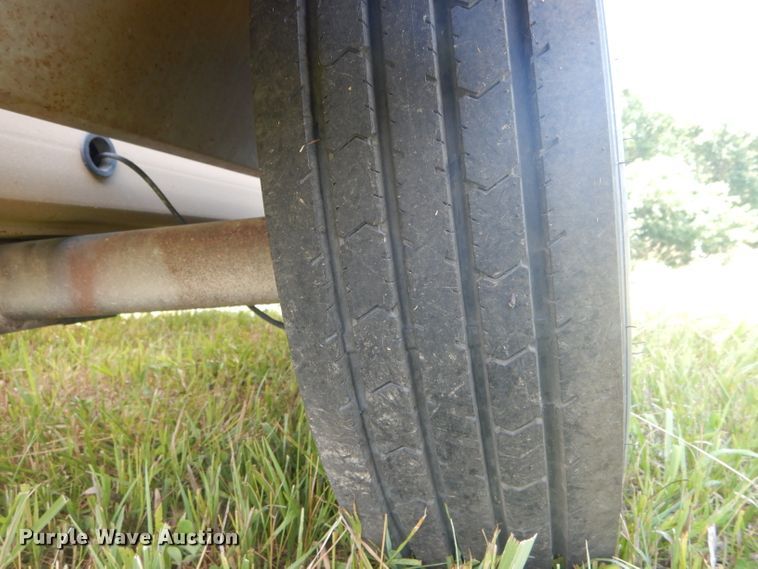 image for item HM9684 Unverferth Seed Runner 3750 seed tender