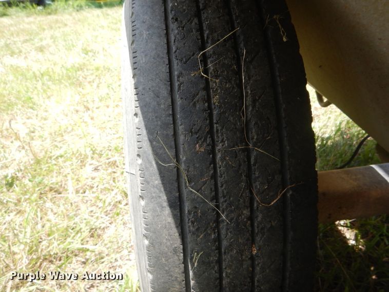 image for item HM9684 Unverferth Seed Runner 3750 seed tender