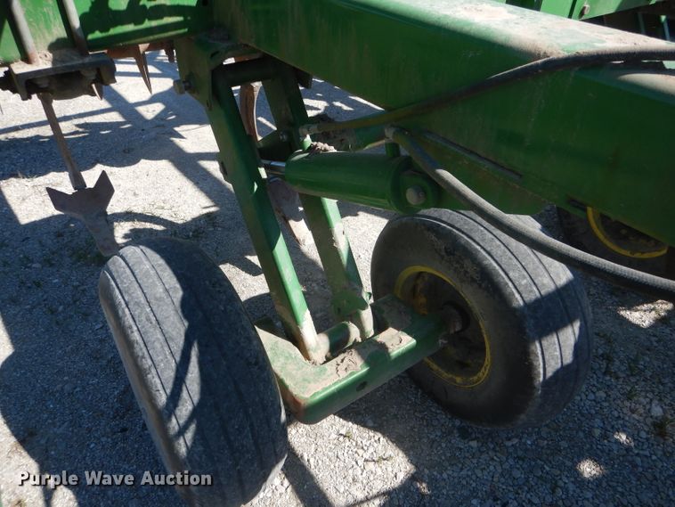 image for item HM9687 John Deere 512 disk ripper