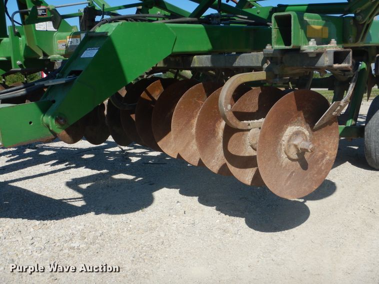 image for item HM9687 John Deere 512 disk ripper