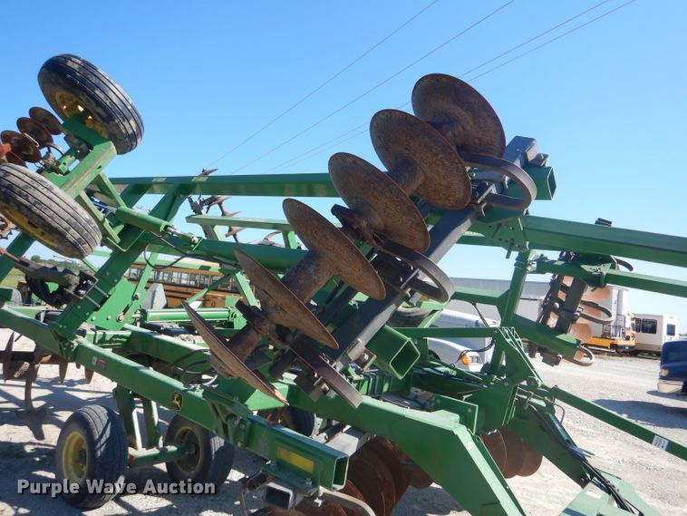 image for item HM9687 John Deere 512 disk ripper