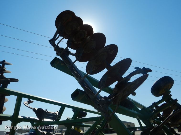 image for item HM9687 John Deere 512 disk ripper