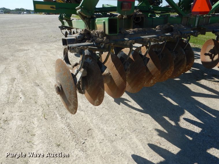 image for item HM9687 John Deere 512 disk ripper