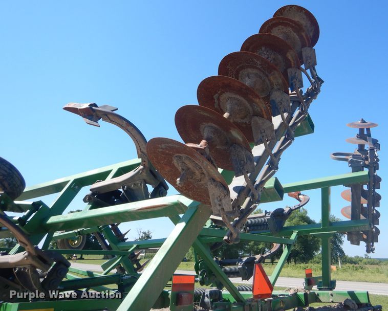 image for item HM9687 John Deere 512 disk ripper