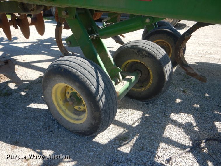 image for item HM9687 John Deere 512 disk ripper