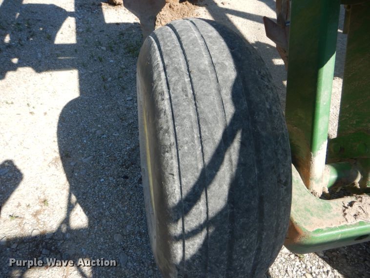 image for item HM9687 John Deere 512 disk ripper