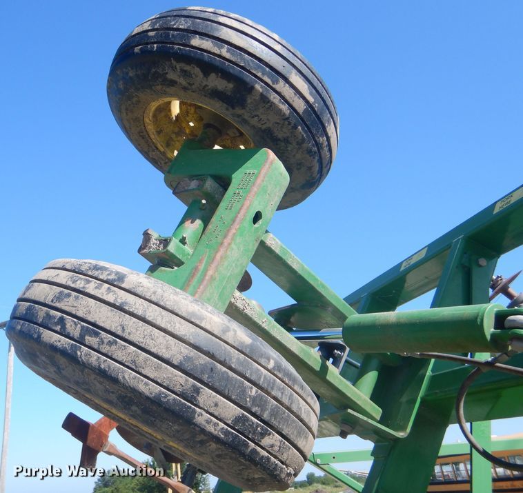 image for item HM9687 John Deere 512 disk ripper