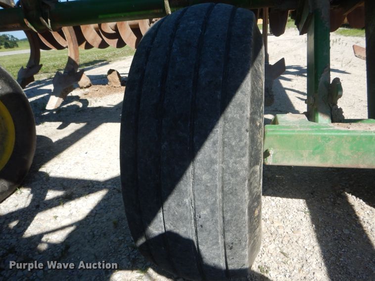 image for item HM9687 John Deere 512 disk ripper