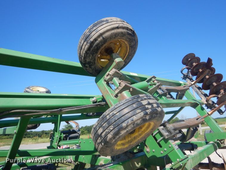 image for item HM9687 John Deere 512 disk ripper