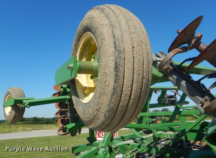 image for item HM9687 John Deere 512 disk ripper