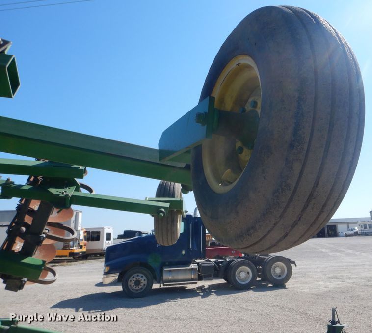 image for item HM9687 John Deere 512 disk ripper