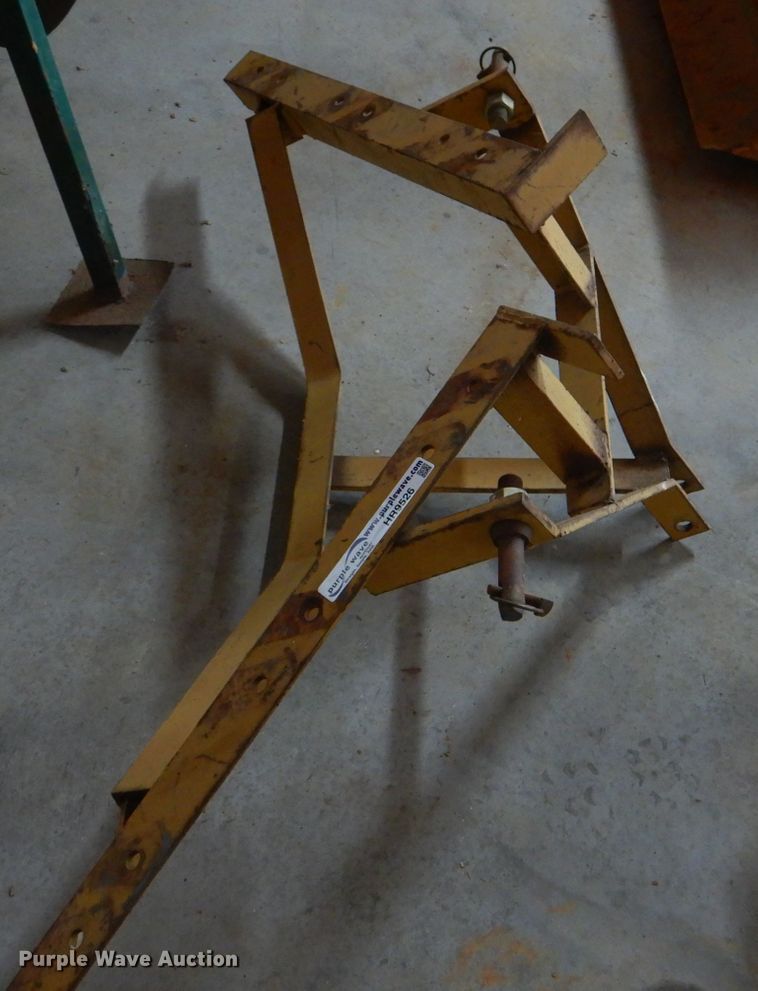 image for item HR9526 Three point hitch