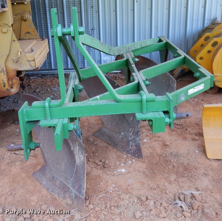 image for item HR9546 Long 8016 three bottom plow