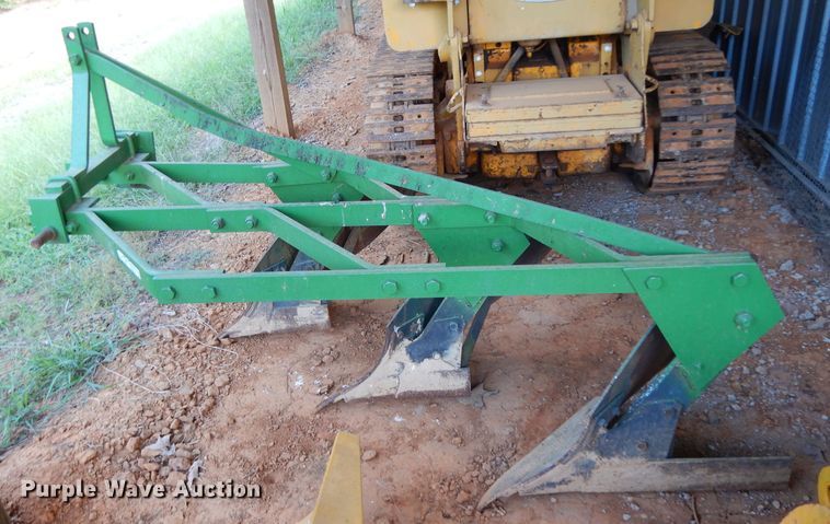 image for item HR9546 Long 8016 three bottom plow