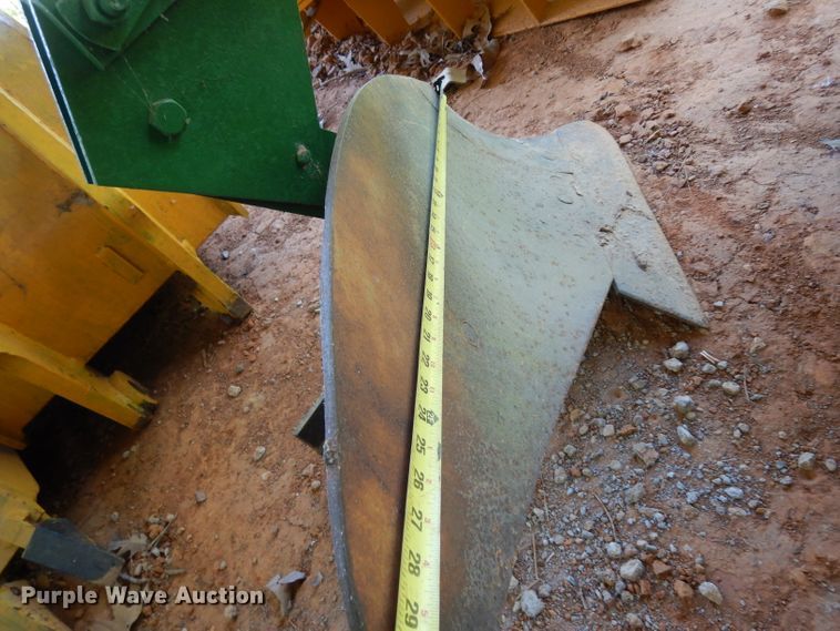 image for item HR9546 Long 8016 three bottom plow