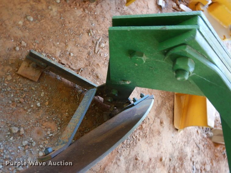 image for item HR9546 Long 8016 three bottom plow