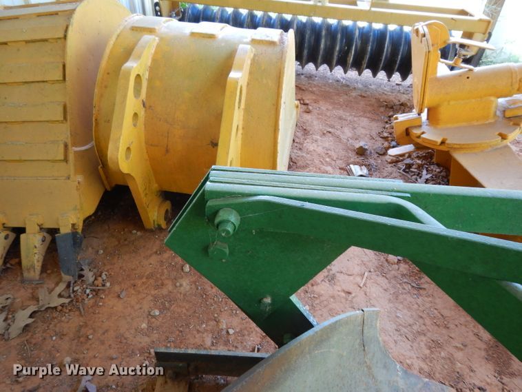 image for item HR9546 Long 8016 three bottom plow