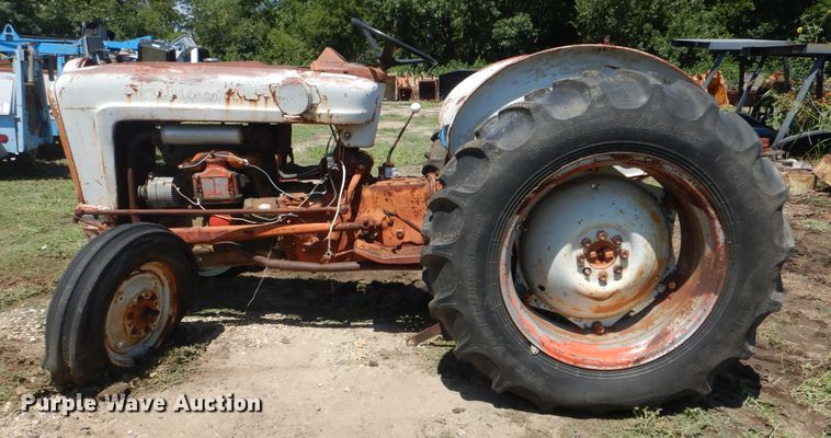image for item HY9281 Ford 4000  tractor