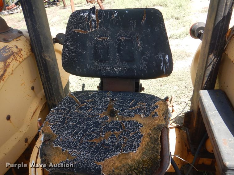 image for item HY9282 Ford 445  tractor