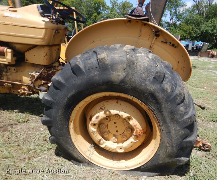 image for item HY9282 Ford 445  tractor