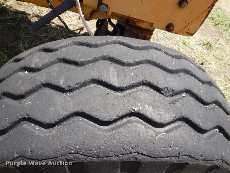 image for item HY9282 Ford 445  tractor