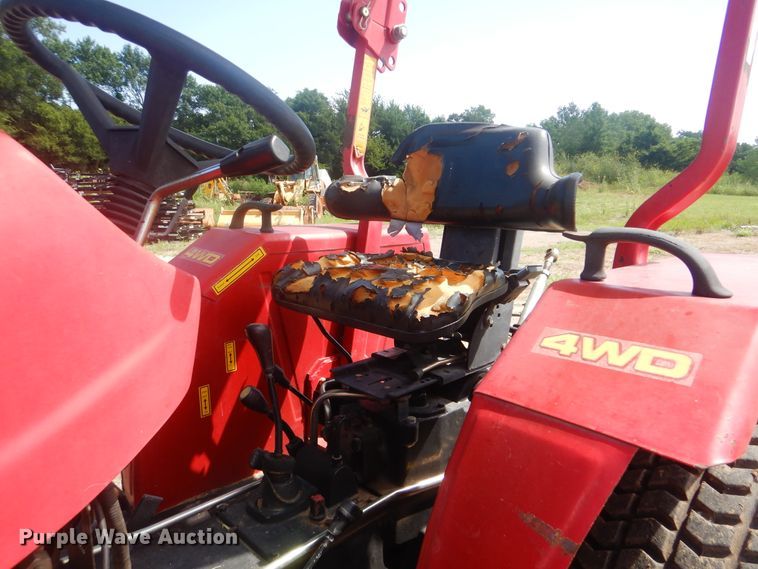 image for item HY9301 2004 Ag King AK-2840  MFWD tractor