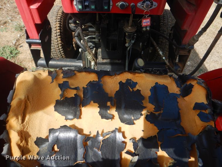 image for item HY9301 2004 Ag King AK-2840  MFWD tractor