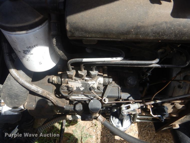 image for item HY9301 2004 Ag King AK-2840  MFWD tractor