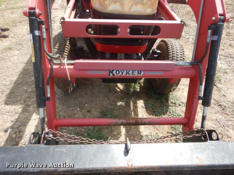 image for item HY9301 2004 Ag King AK-2840  MFWD tractor