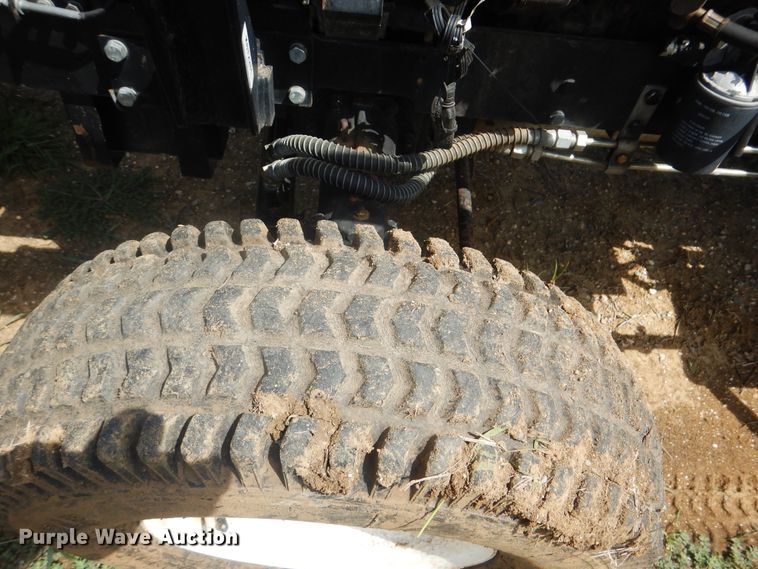 image for item HY9301 2004 Ag King AK-2840  MFWD tractor