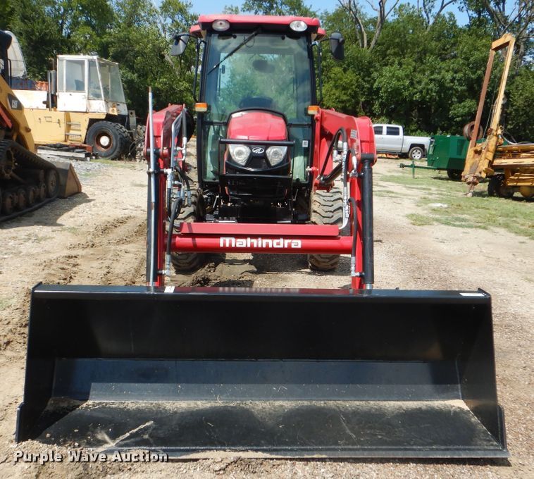 image for item HY9303 Mahindra 2538  MFWD tractor