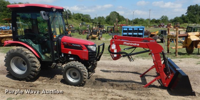 image for item HY9303 Mahindra 2538  MFWD tractor
