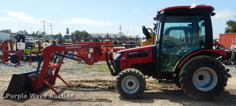 image for item HY9303 Mahindra 2538  MFWD tractor