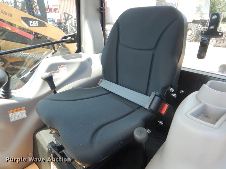 image for item HY9303 Mahindra 2538  MFWD tractor