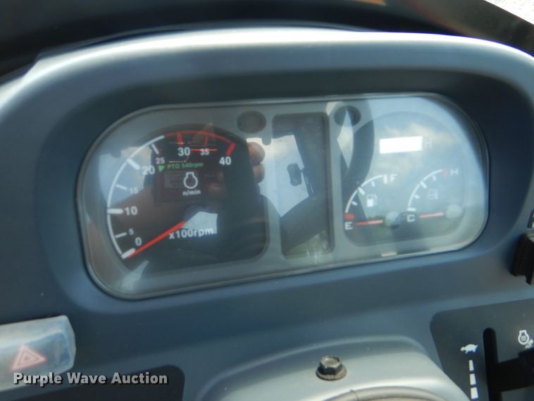 image for item HY9303 Mahindra 2538  MFWD tractor