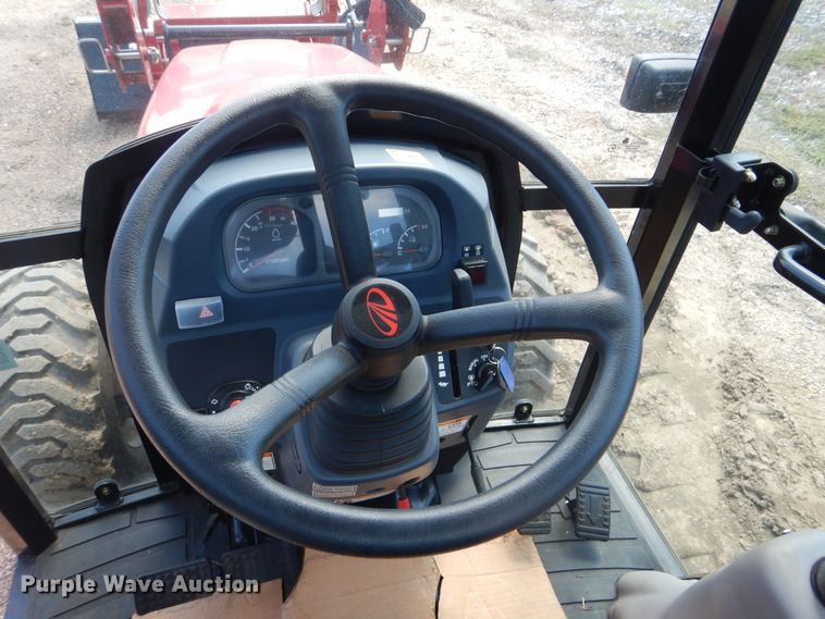 image for item HY9303 Mahindra 2538  MFWD tractor