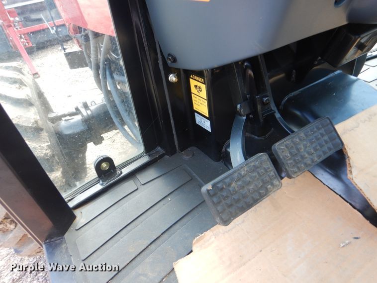 image for item HY9303 Mahindra 2538  MFWD tractor