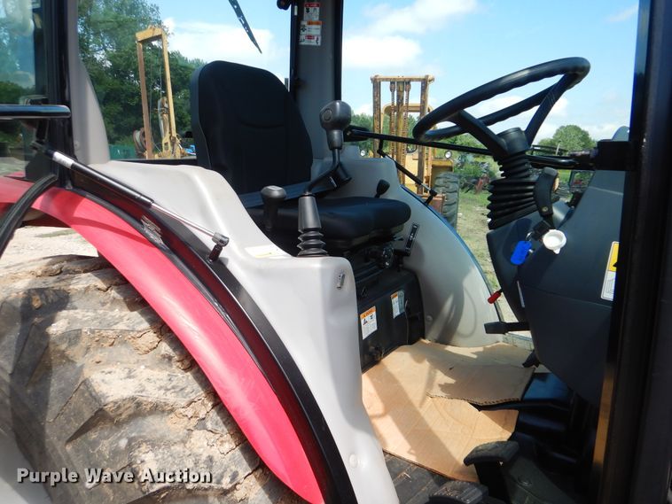 image for item HY9303 Mahindra 2538  MFWD tractor