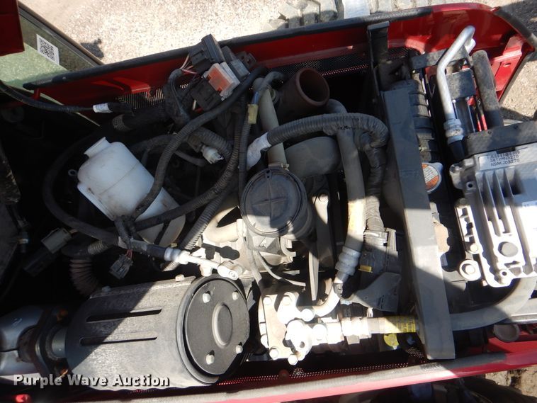 image for item HY9303 Mahindra 2538  MFWD tractor