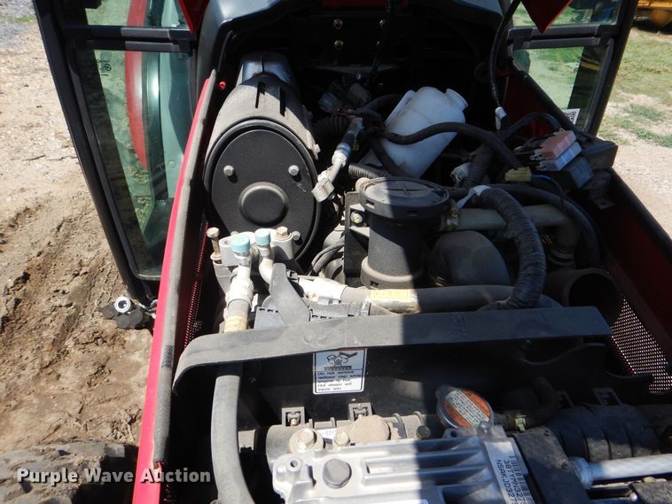 image for item HY9303 Mahindra 2538  MFWD tractor