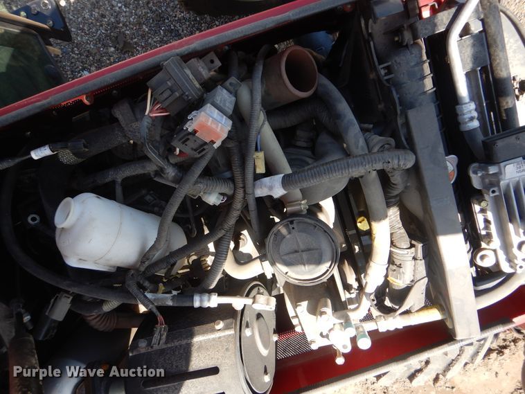 image for item HY9303 Mahindra 2538  MFWD tractor