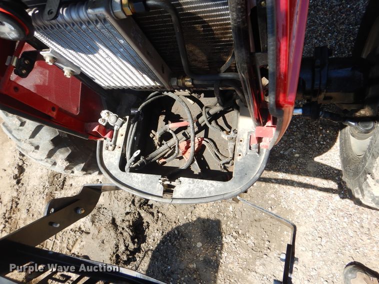 image for item HY9303 Mahindra 2538  MFWD tractor