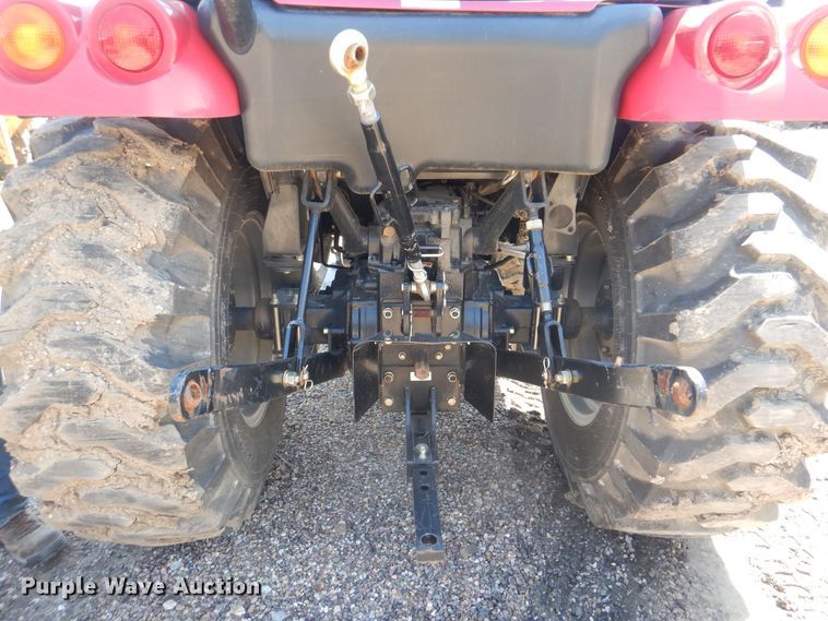 image for item HY9303 Mahindra 2538  MFWD tractor