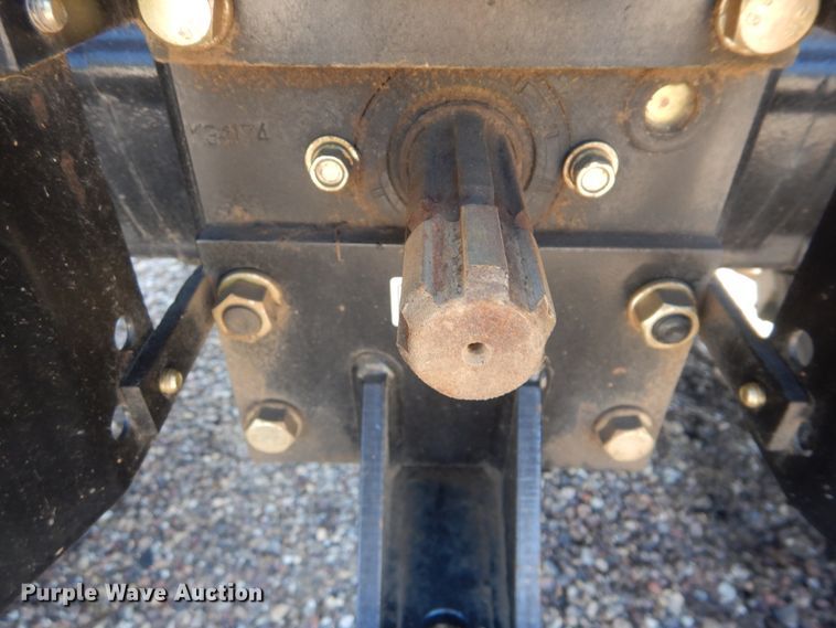 image for item HY9303 Mahindra 2538  MFWD tractor