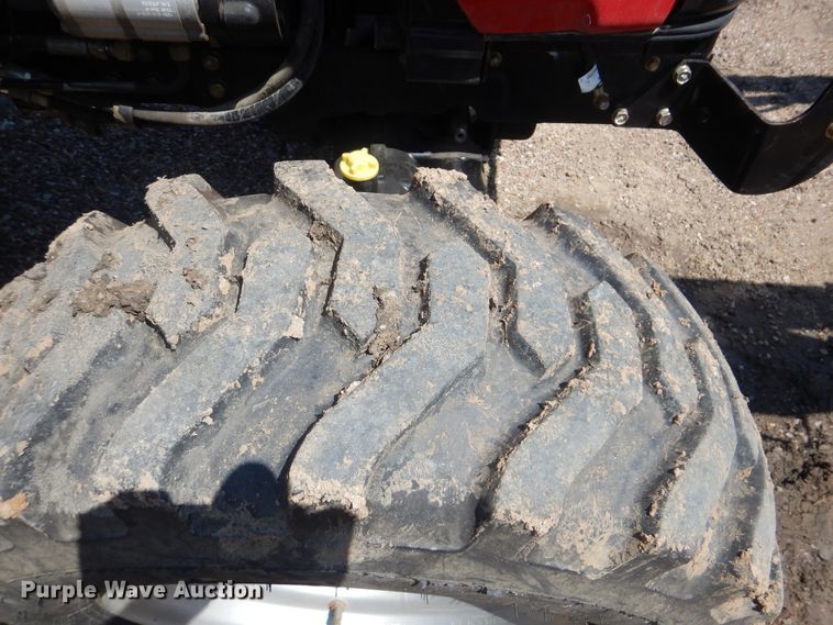 image for item HY9303 Mahindra 2538  MFWD tractor