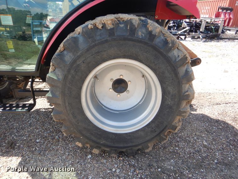 image for item HY9303 Mahindra 2538  MFWD tractor